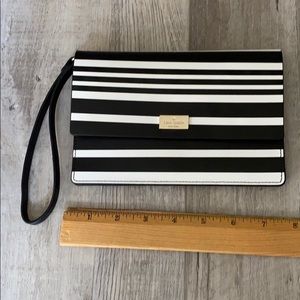 NWT Kate Spade Wristlet - Black & White